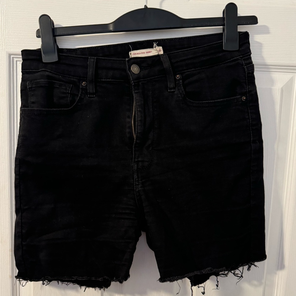 721 Levi’s cut off black denim shorts
